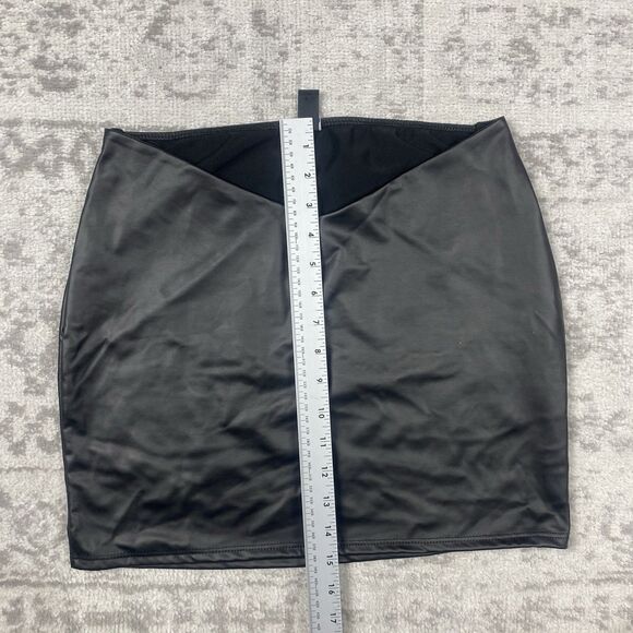 Windsor Mini Skirt Women's Black Lined V Cut Waist Casual Size Small Medium - Picture 3 of 4